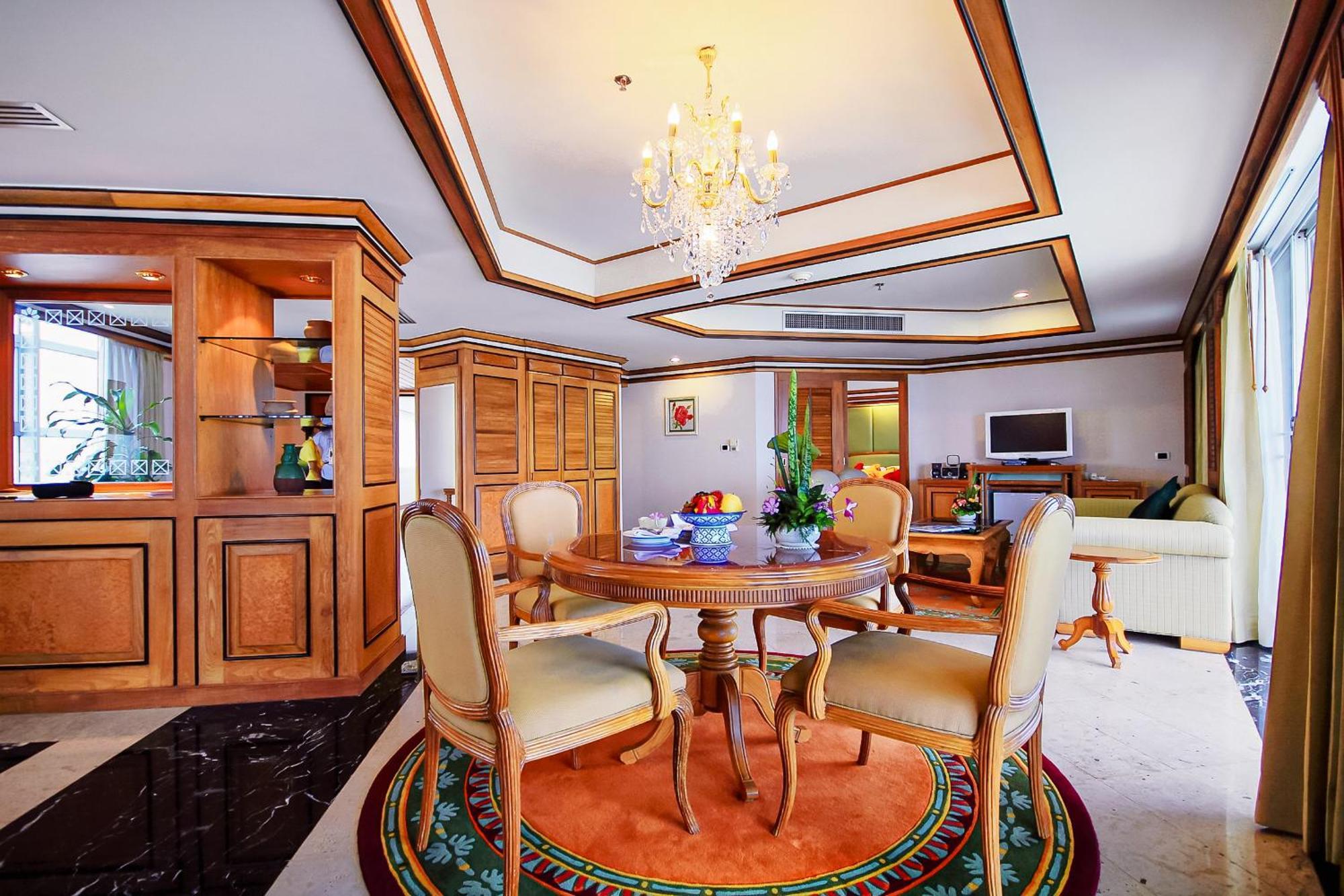 Royal Cliff Grand Hotel Pattaya Exterior photo