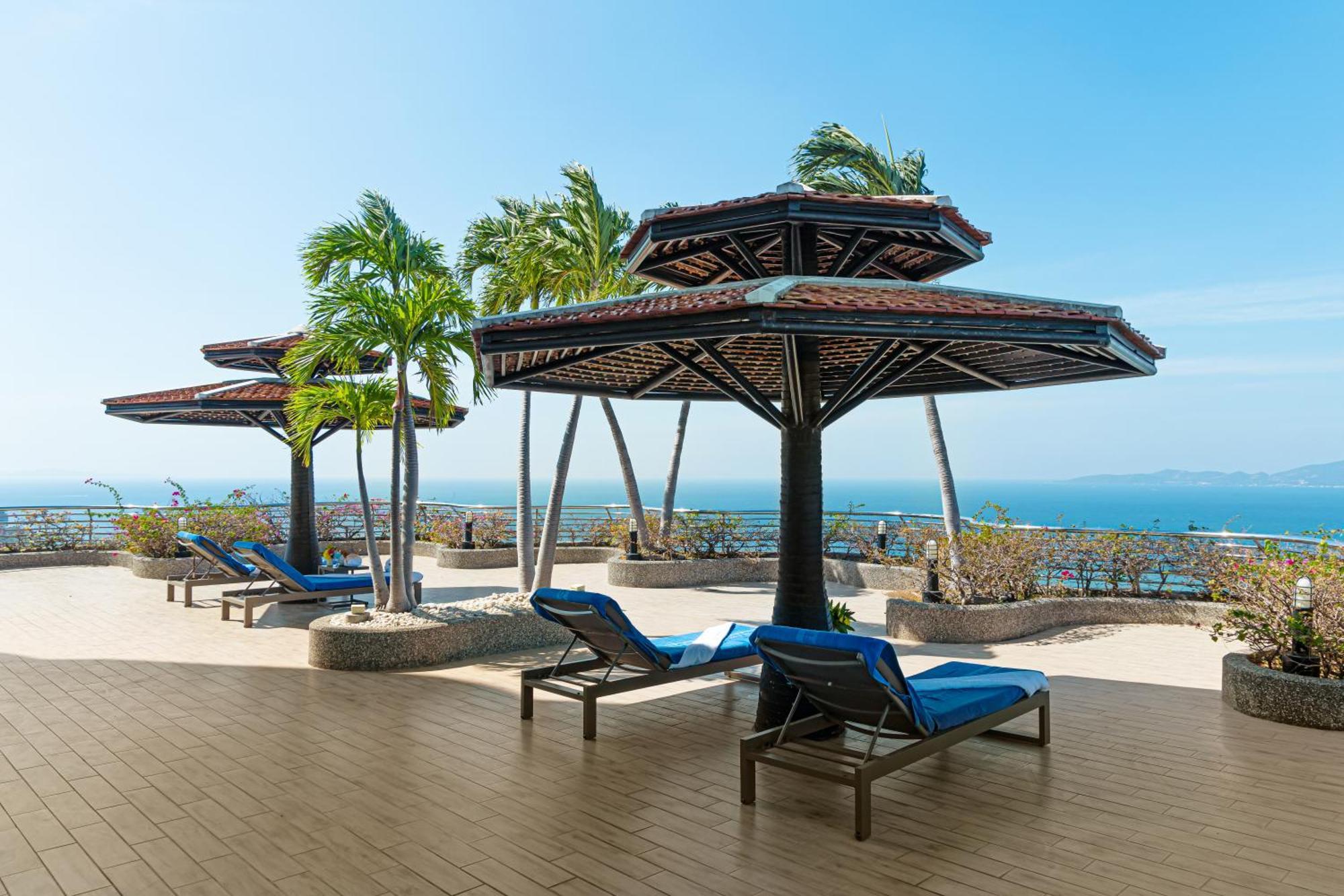 Royal Cliff Grand Hotel Pattaya Exterior photo