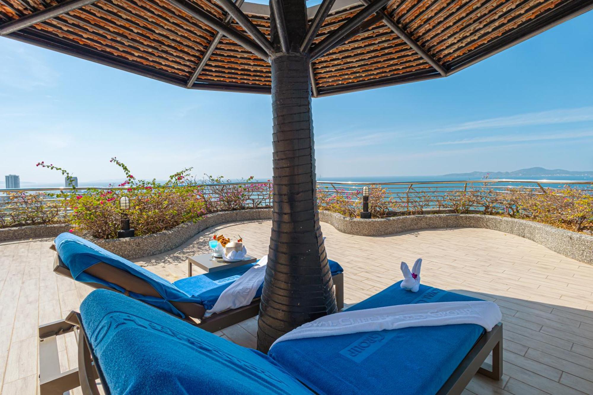 Royal Cliff Grand Hotel Pattaya Exterior photo