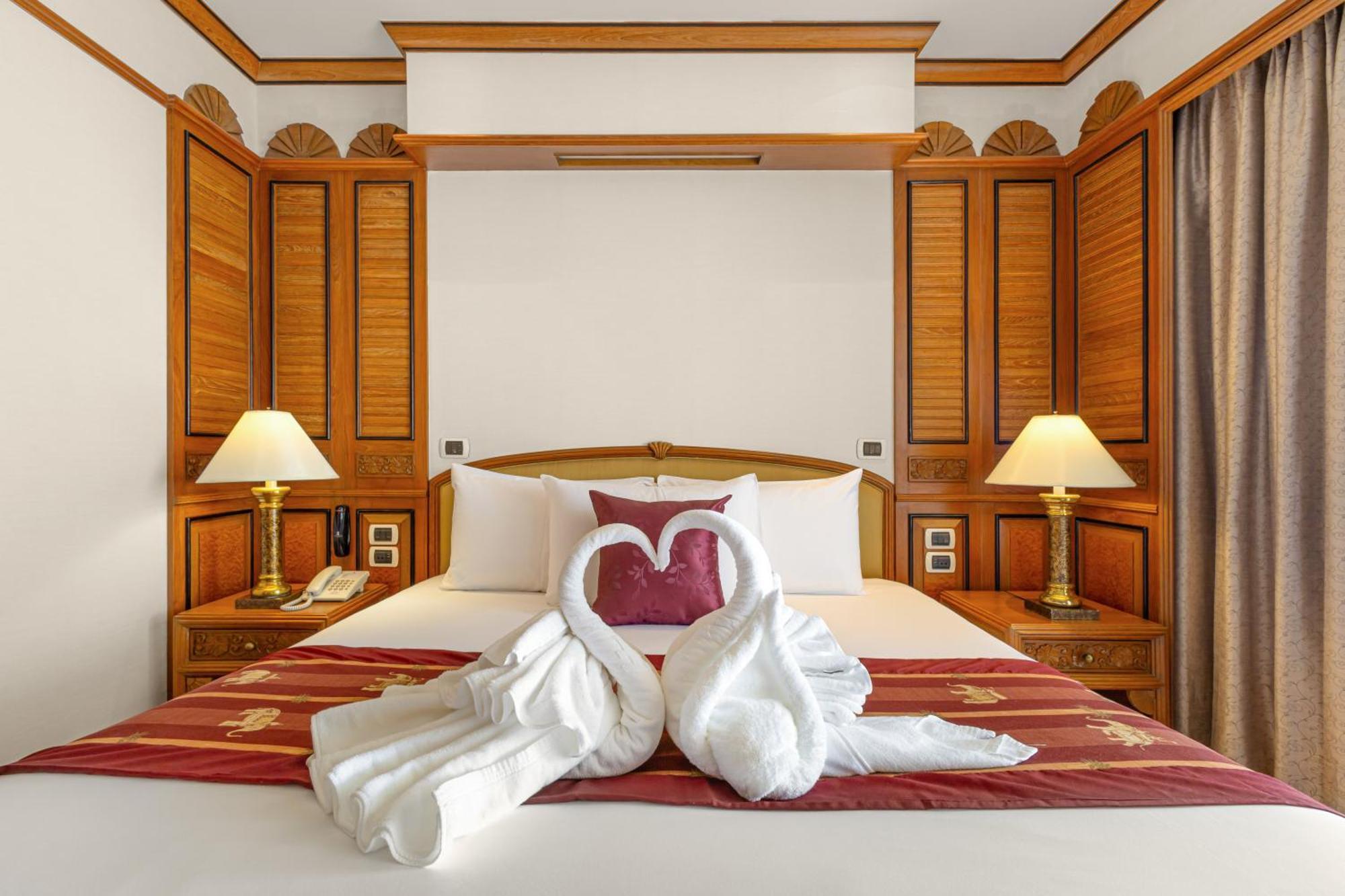 Royal Cliff Grand Hotel Pattaya Exterior photo